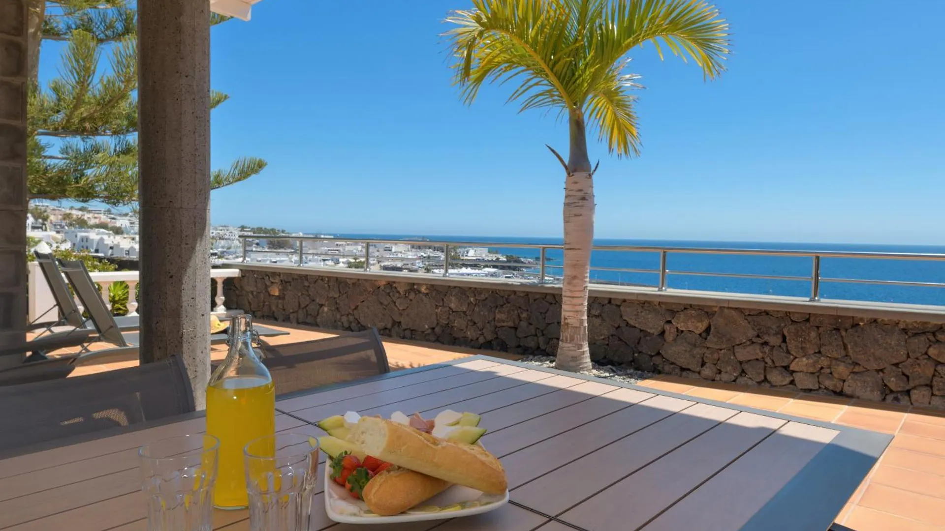 Villa Loretta Puerto del Carmen  0*, Puerto del Carmen (Lanzarote) Spanien